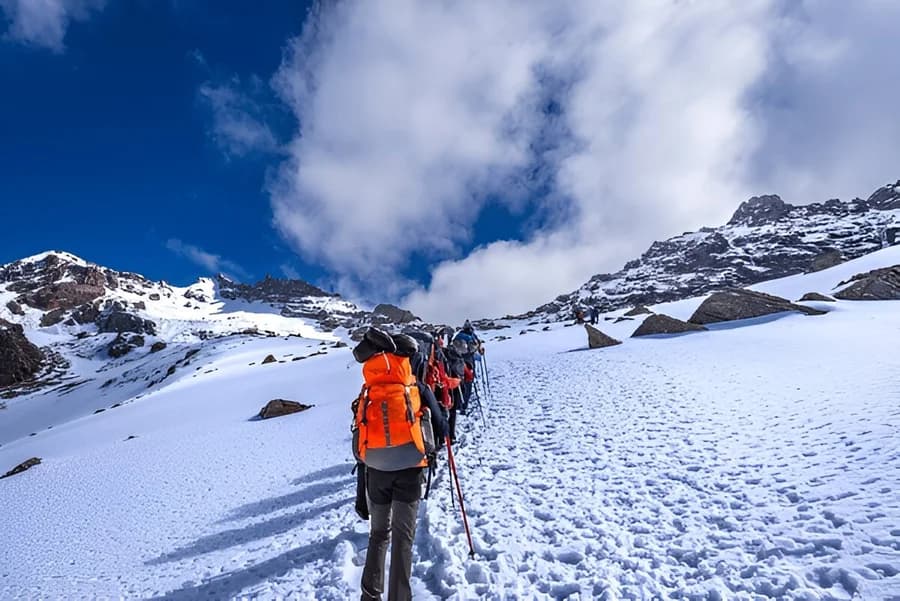 Snow Trekking